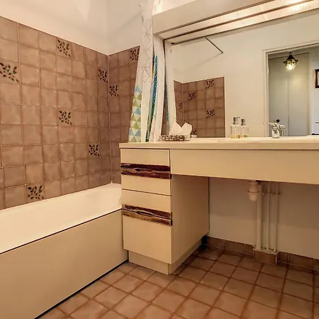 T2 Dans Avec Piscine * Сент-Максим